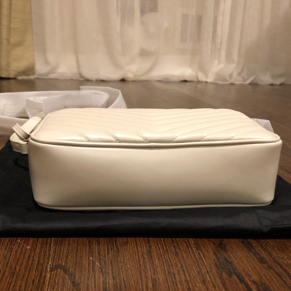 Saint Laurent Lou Medium Quilted Leather Bag - Picture 5 of 7